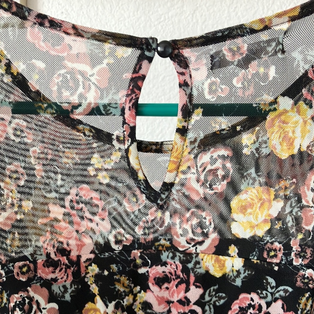 Long Sleeve Floral Dress - Picture 5 of 6